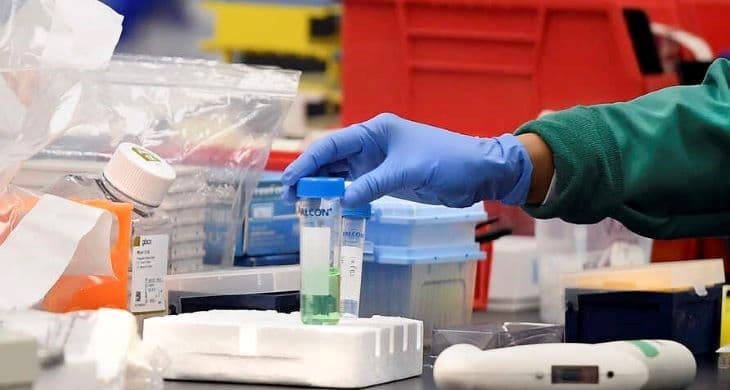 Koronavírus - Rekordot döntött az újonnan fertőzöttek száma az Egyesült Államokban, utolsó szakaszban egy vakcina próbája