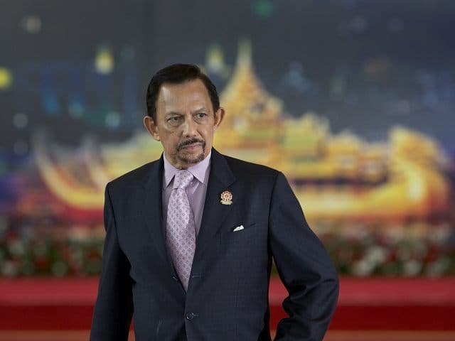 Életbe lépett Bruneiben a melegek halálra kövezését engedélyező törvény