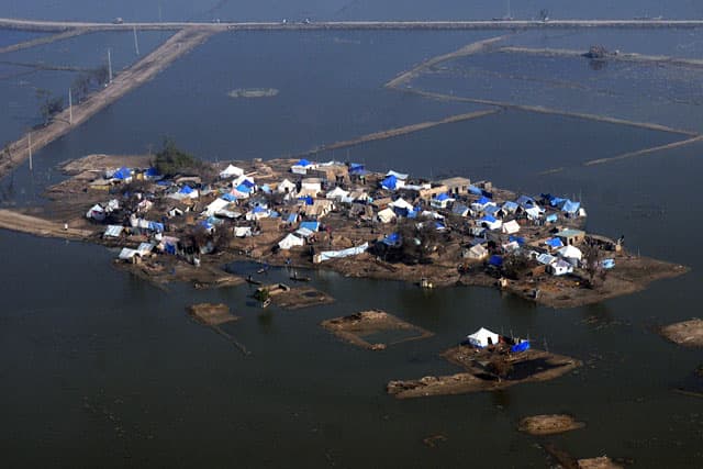 Már több mint 30 áldozata van az indiai áradásoknak
