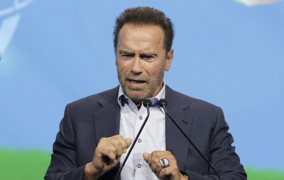 Arnold Schwarzeneggert beperli az a nő, akit még februárban ütött el