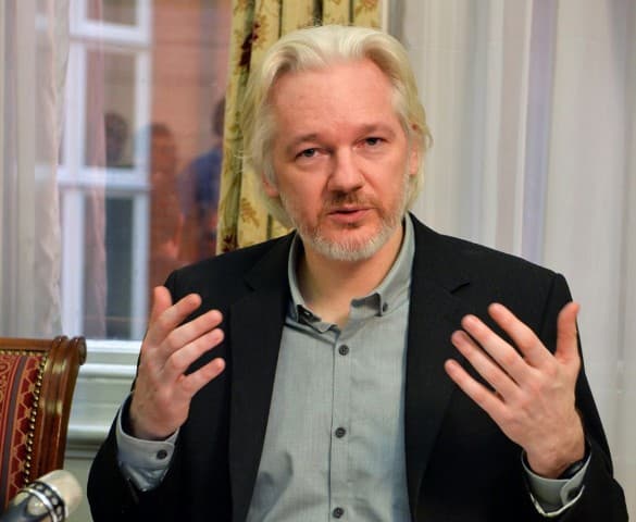 Összeesküvés miatt vádat emeltek a WikiLeaks alapítója ellen