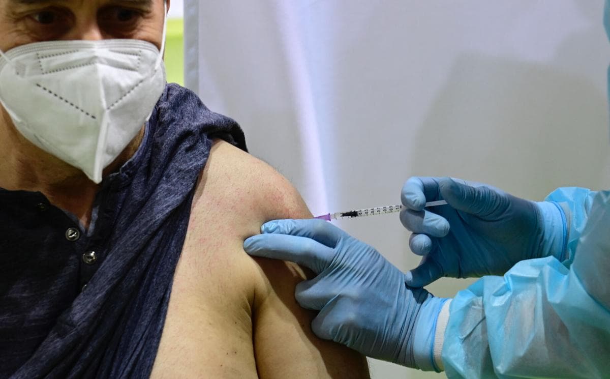 Észtországban is két trombózisos eset történt az oltást követően, mégsem a vakcina lehet a felelős! 