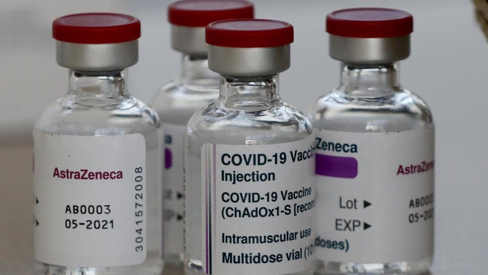 A Brit Gyógyszerfelügyelet szerint az AstraZeneca-vakcina előnyei meghaladják a kockázatokat