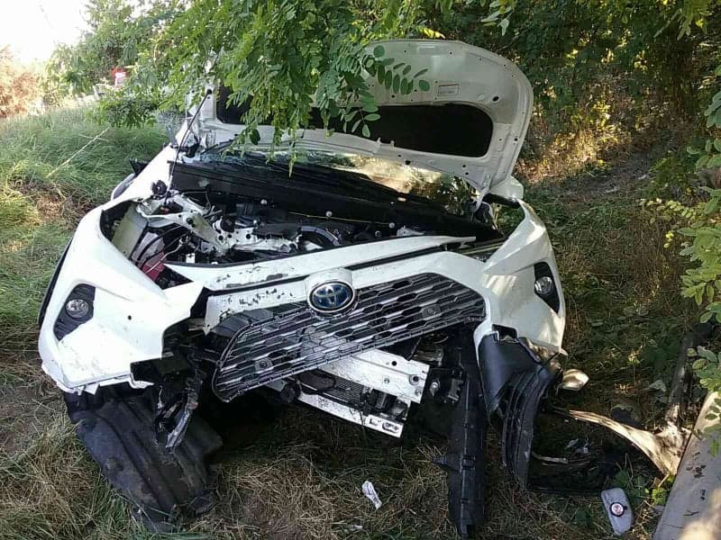 BALESET: Toyota karambolozott a 63-ason, ketten megsérültek