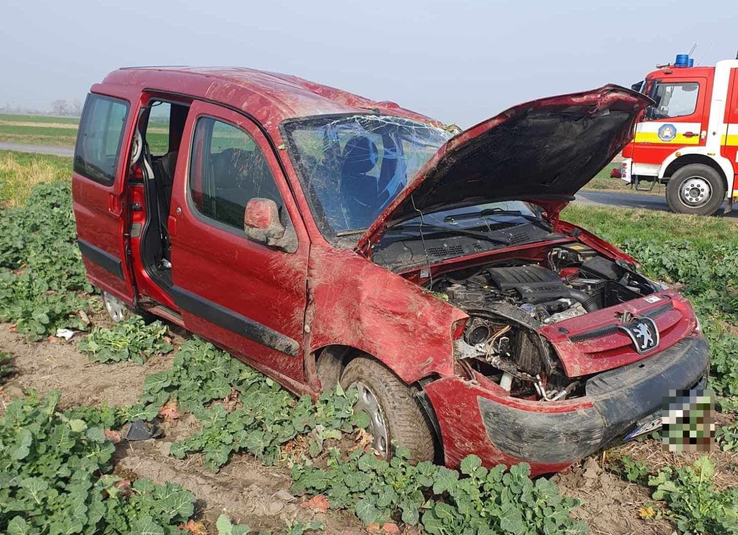BALESET: Szétzúzta kocsiját egy sofőr Dióspatony és Nagyabony között