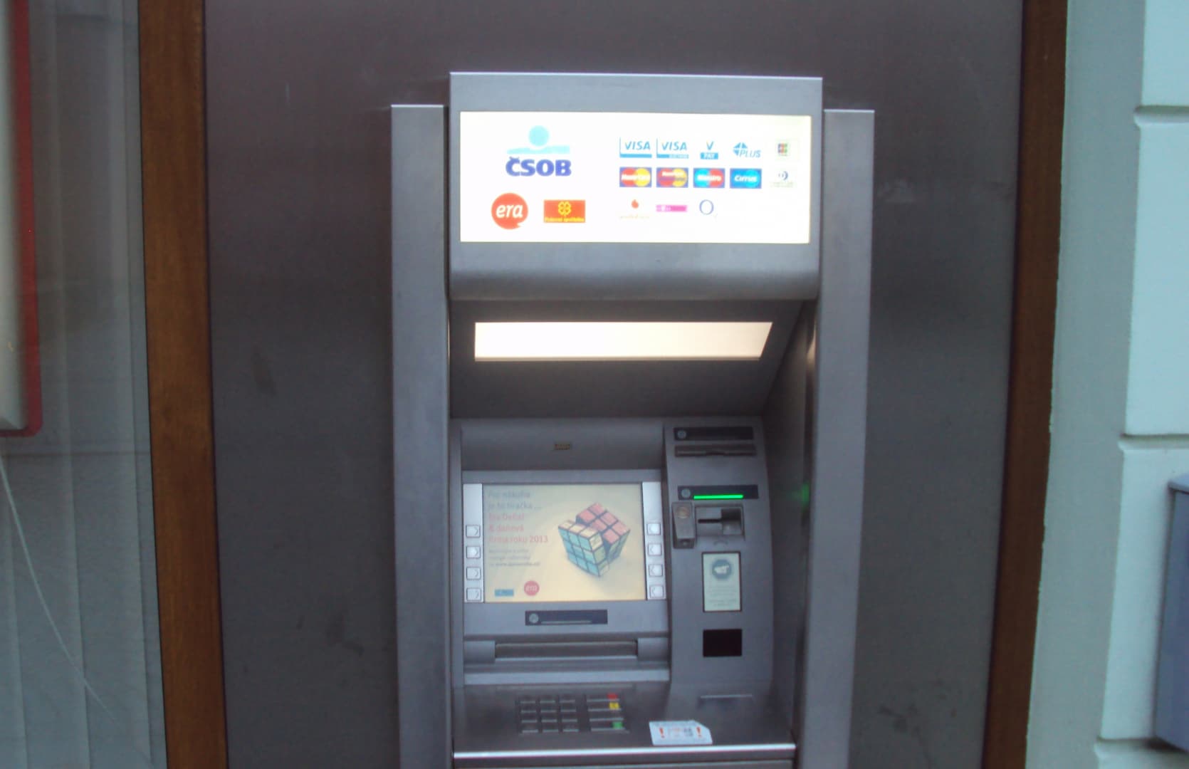 Kifosztottak egy bankautomatát – 100 ezer euróval lécelt le a tolvaj!