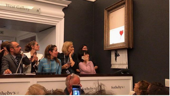 ÉSZMEGÁLL: Megsemmisítette magát Banksy egyik képe egy aukción, miután elkelt!