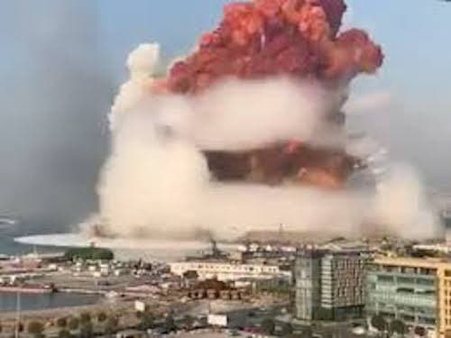 Brutális robbanás rázta meg a Közel-Kelet Párizsát, a közállapotok a New York-i ikertornyok elleni támadás szörnyűségeit idézik (VIDEÓ)