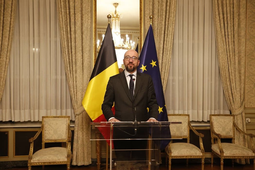 Felrobbant a migrációs csomag: lemondott a belga kormányfő