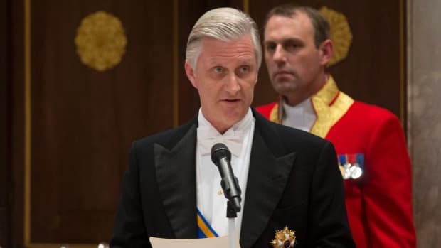 Fülöp belga király is próbálja orvosolni a kormányválságot