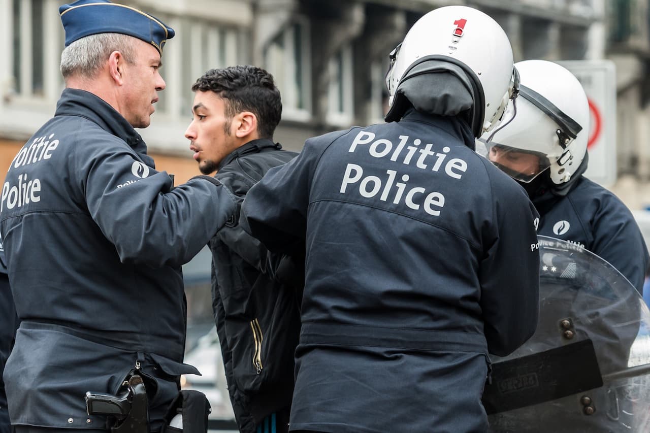 A belga ügyészség négy embert terrorizmussal gyanúsít, kettőt elengedett