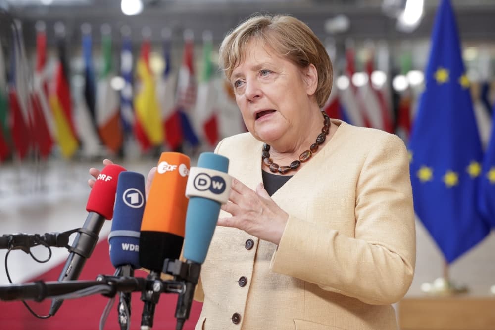Búcsúzóul Merkel nagyobb szerepvállalásra buzdítja a nőket