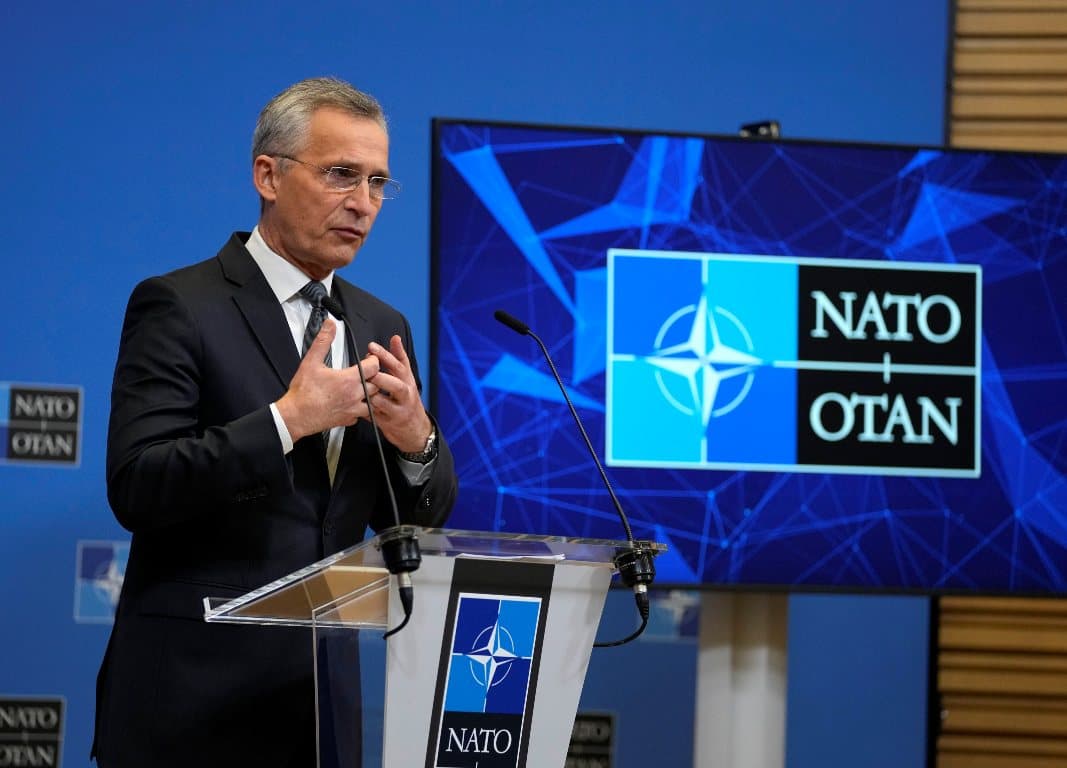Pénteken rendkívüli tanácskozást tartanak a NATO-tagállamok vezetői