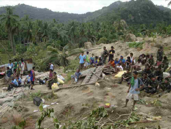 Sok halálos áldozata van egy trópusi viharnak a Fülöp-szigeteken