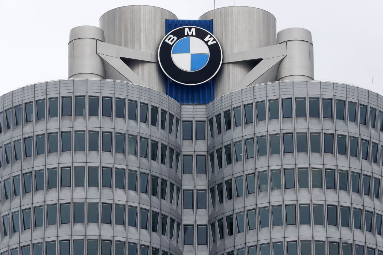 Tízmillió eurós bírságot kell fizetnie a BMW-nek szabálytalan motorvezérlő szoftver miatt