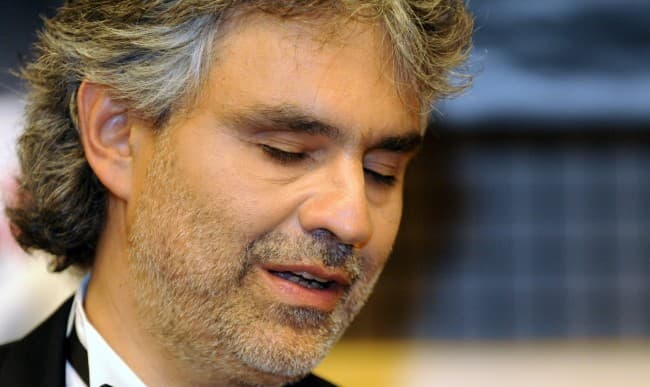Andrea Bocelli zeneoktatási programmal segíti a konfliktus sújtotta övezetekben élő gyerekeket