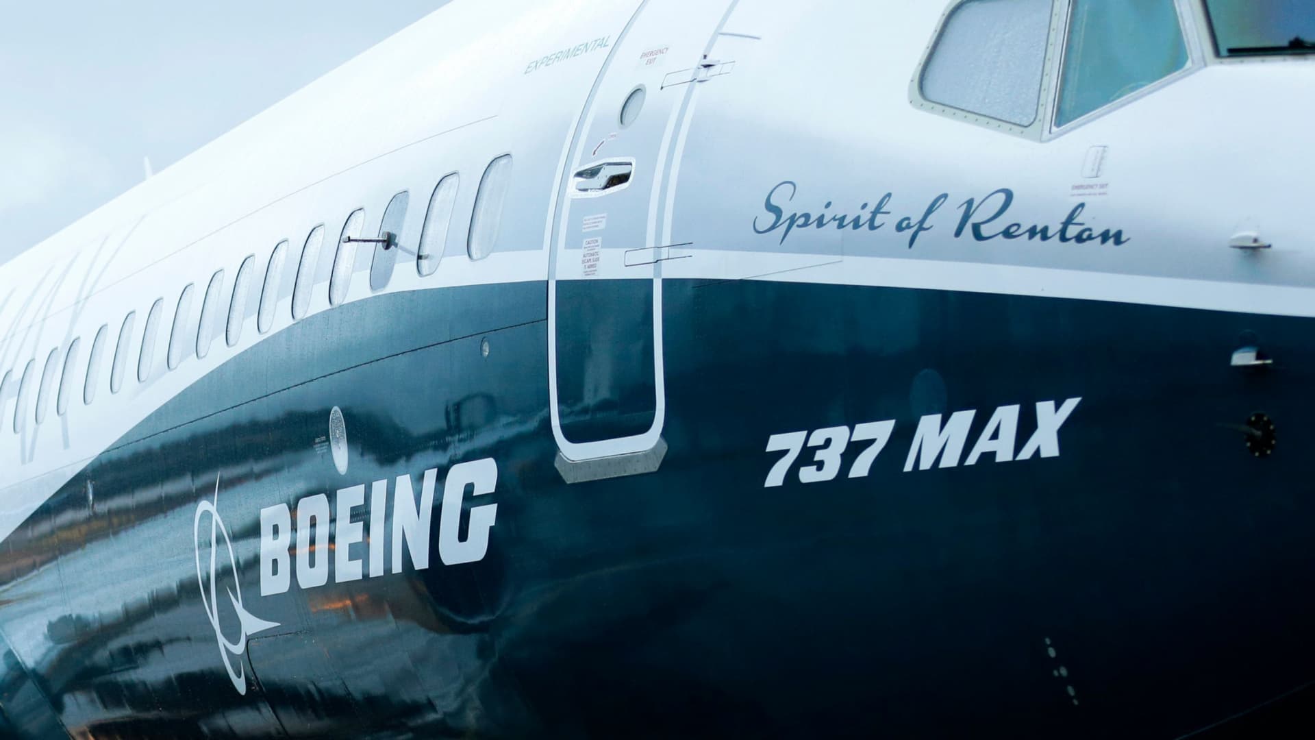 A Boeing leállítja a vitatott 737 MAX típusú repülőgépek kiszállítását a megrendelőknek