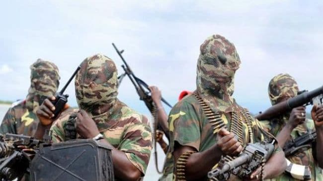Fogolycsere keretében engedett el a Boko Haram 82 elrabolt lányt