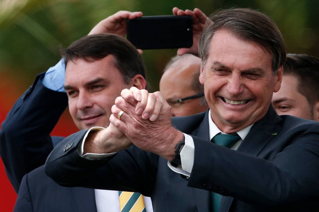 Ehhez pofa kell: DiCapriót okolja a brazil elnök az amazóniai erdőtüzekért!