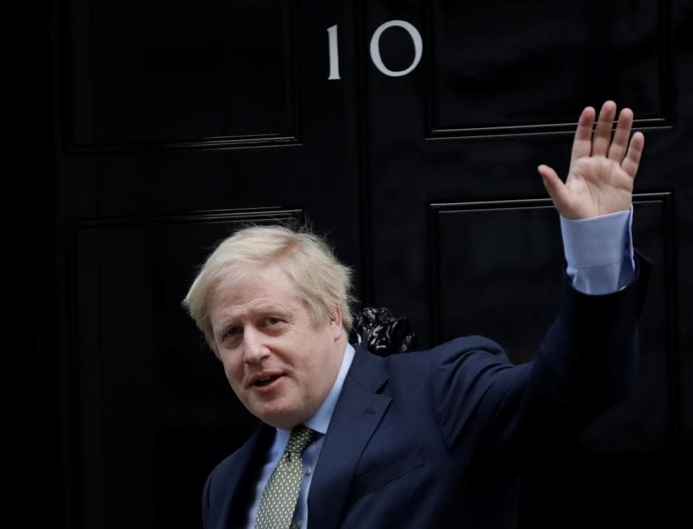 Boris Johnson sajnálatát fejezte ki a covidban elhunytak miatt