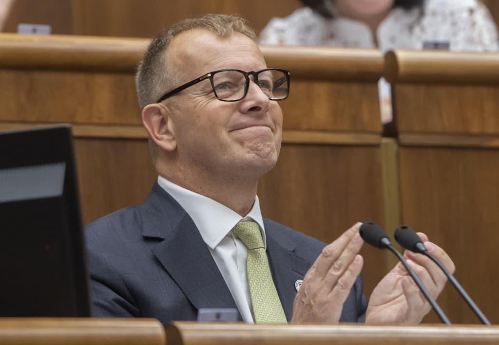 Orosz hekkerek sem kellenek, a szlovák parlament képes önmagát kiütni egy rosszul bedugott csatlakozóval
