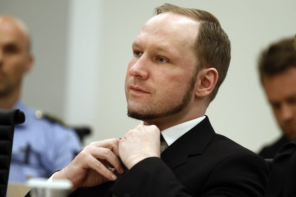 Beperelte Norvégiát a tömeggyilkos Breivik