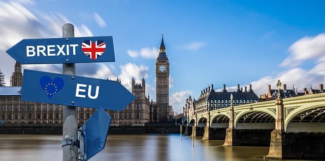 Gazdaságmentő programon dolgozik a brit kormány megállapodás nélküli Brexit esetére