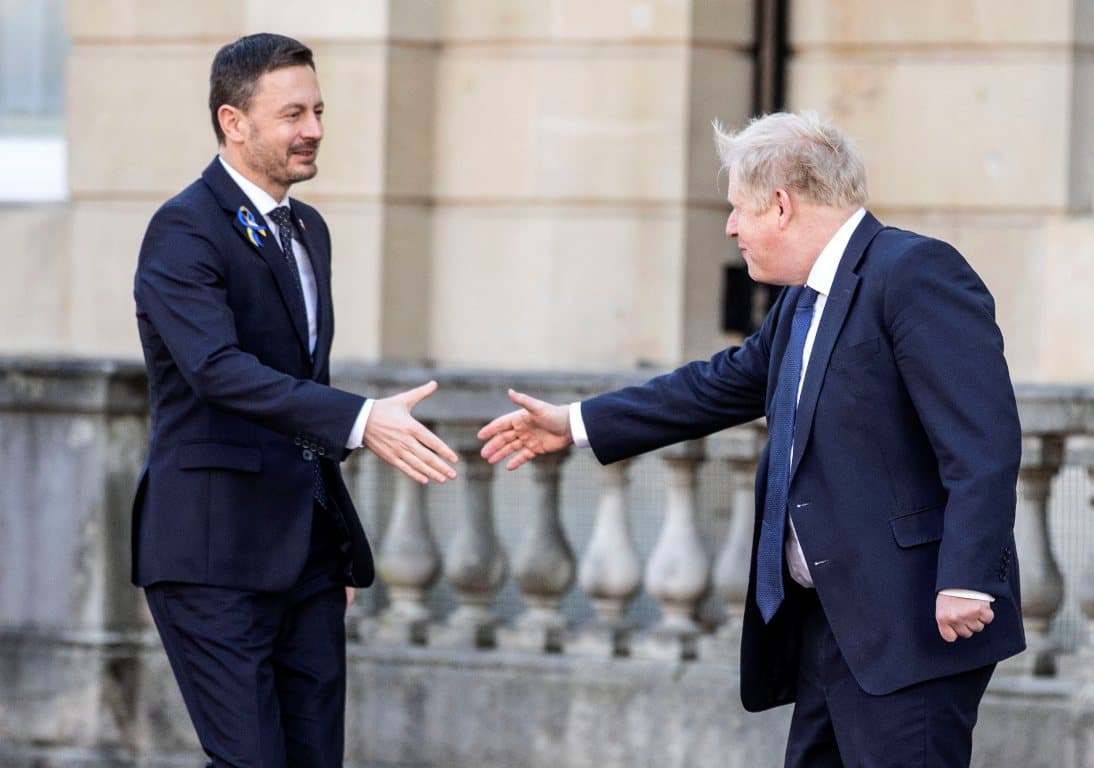 Boris Johnson fogadta Hegert a V4 – Egyesült Királyság csúcstalálkozó előtt (FOTÓK)