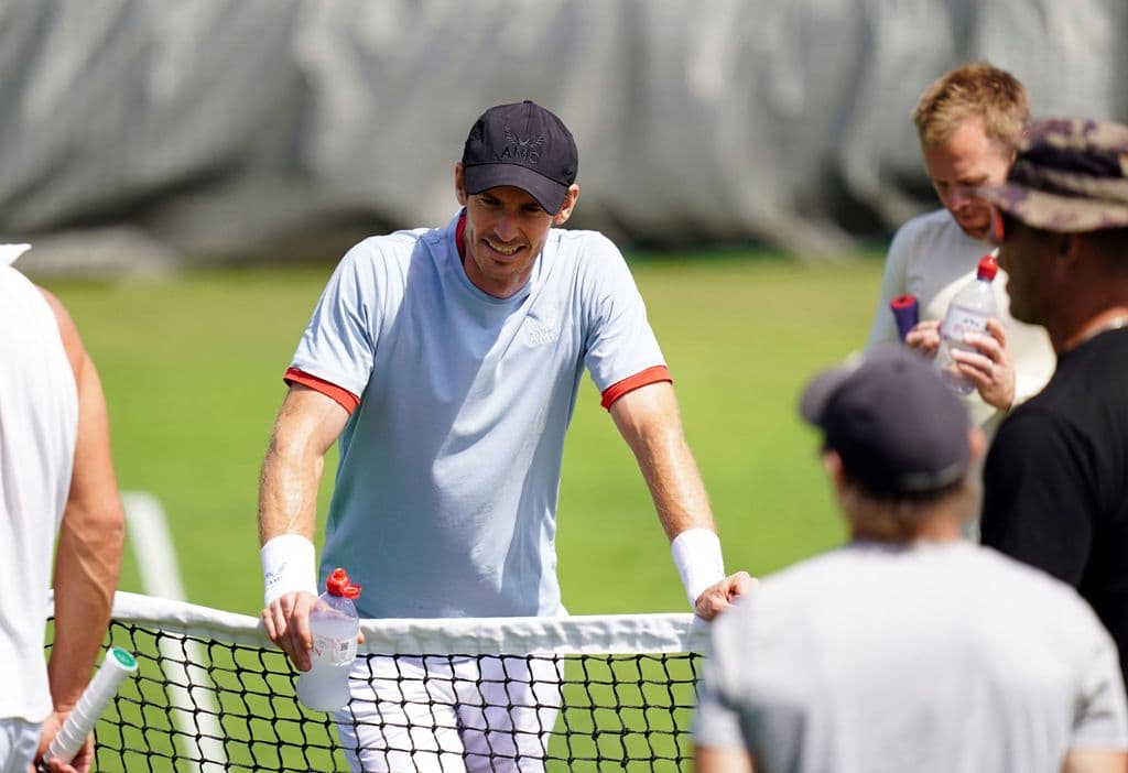 Wimbledon: Andy Murray továbbjutott