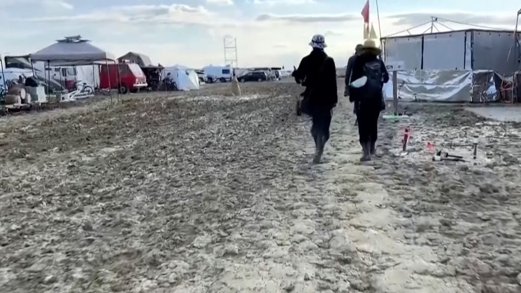 Megnyitották a Burning Man fesztiválról kivezető utat, több tízezer fesztiválozó indulhatott útnak
