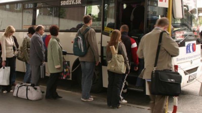 Elhagyott bőrönd okozott pánikot a pozsonyi autóbusz-állomáson