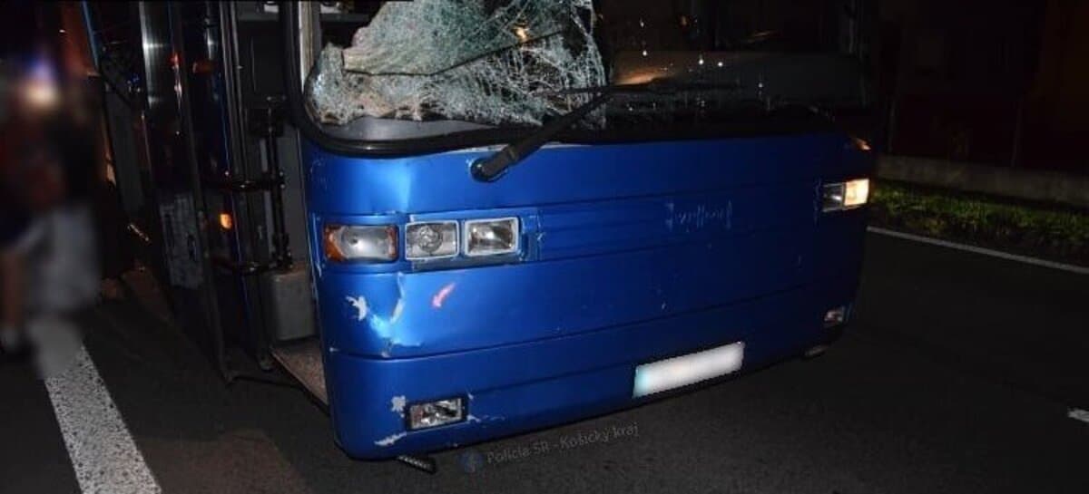 Hirtelen lépett ki a busz elé, meghalt a 49 éves férfi