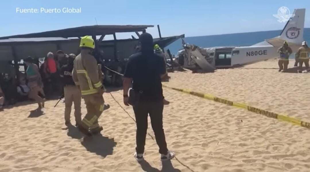 Kényszerleszállást hajtott végre a pilóta, a kisrepülőgép egy strandon landolt, 62 éves férfi vesztette életét (VIDEÓ)