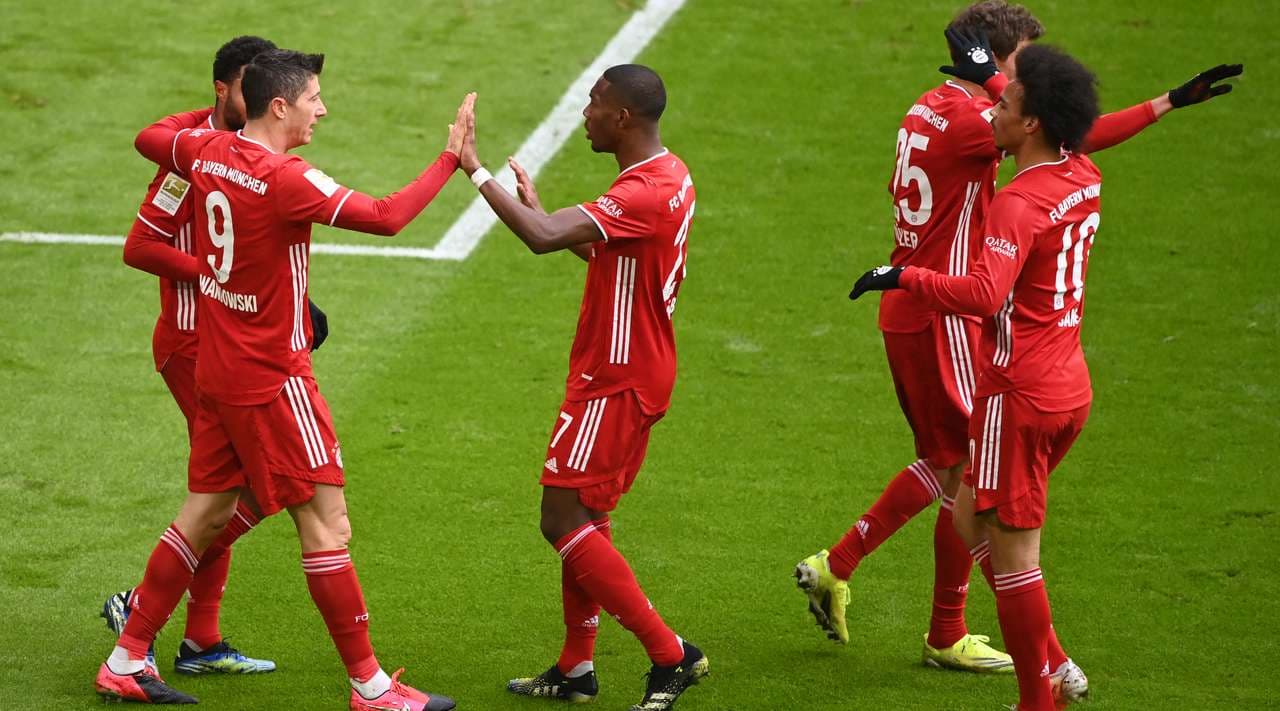 Emberhátrányban rendezett gólfesztivált a Bayern, Lewandowski mesterhármast szerzett