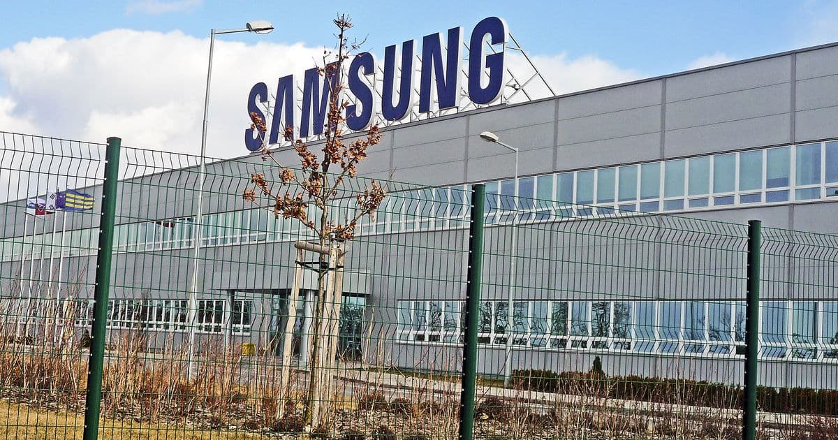 HIVATALOS: Bezárja üzemét a Samsung