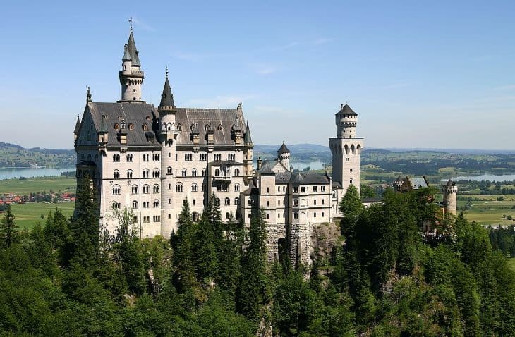 Szakadékba löktek két turistalányt a bajorországi Neuschwanstein kastélynál