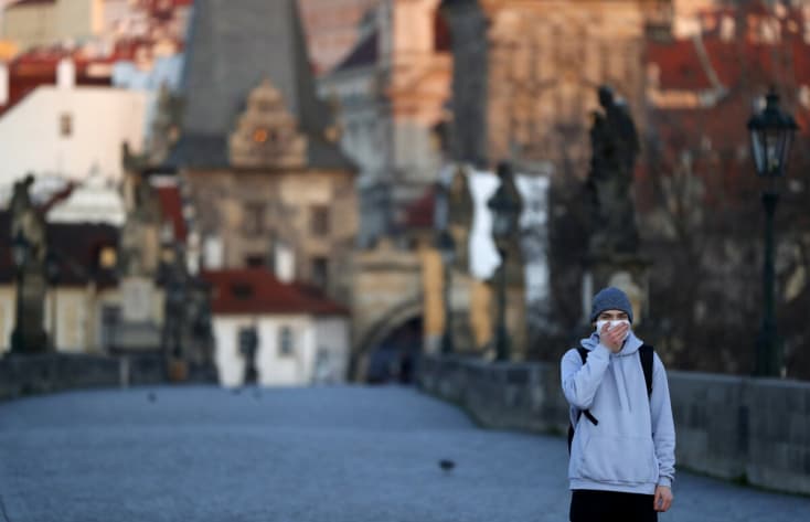 Koronavírus - Enyhülni látszik a járványhelyzet Csehországban