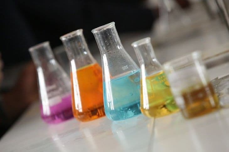 Csaknem 2500 "potenciálisan aggasztó" kemikáliát azonosítottak svájci kutatók a műanyagokban