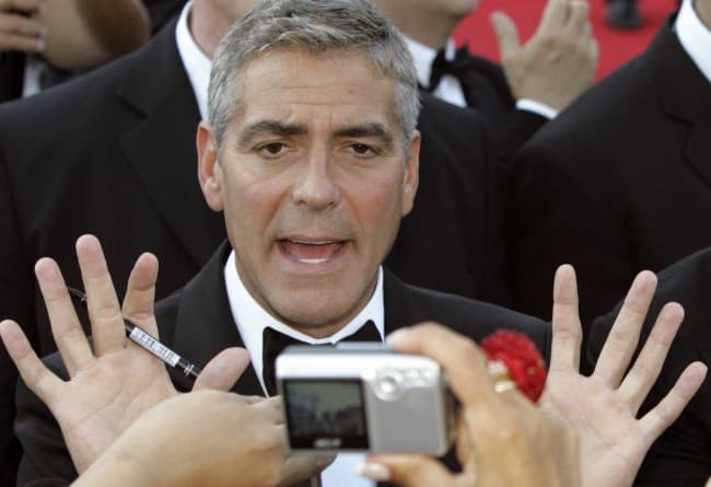 George Clooney kapja a francia Oscar-díjat