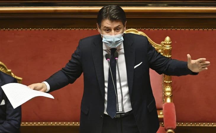 Giuseppe Conte olasz kormányfő benyújtotta lemondását
