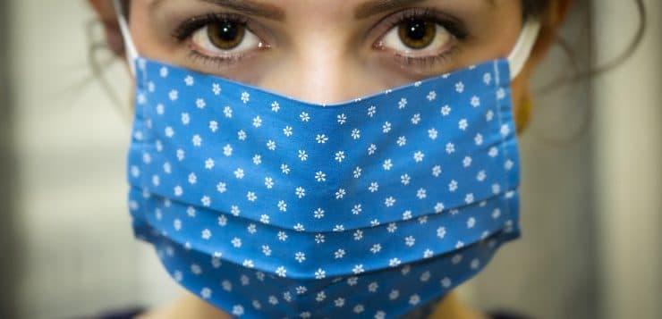 Koronavírus - Van, ahol az omikron miatt már a középiskolásoknak is maszkot kell viselniük