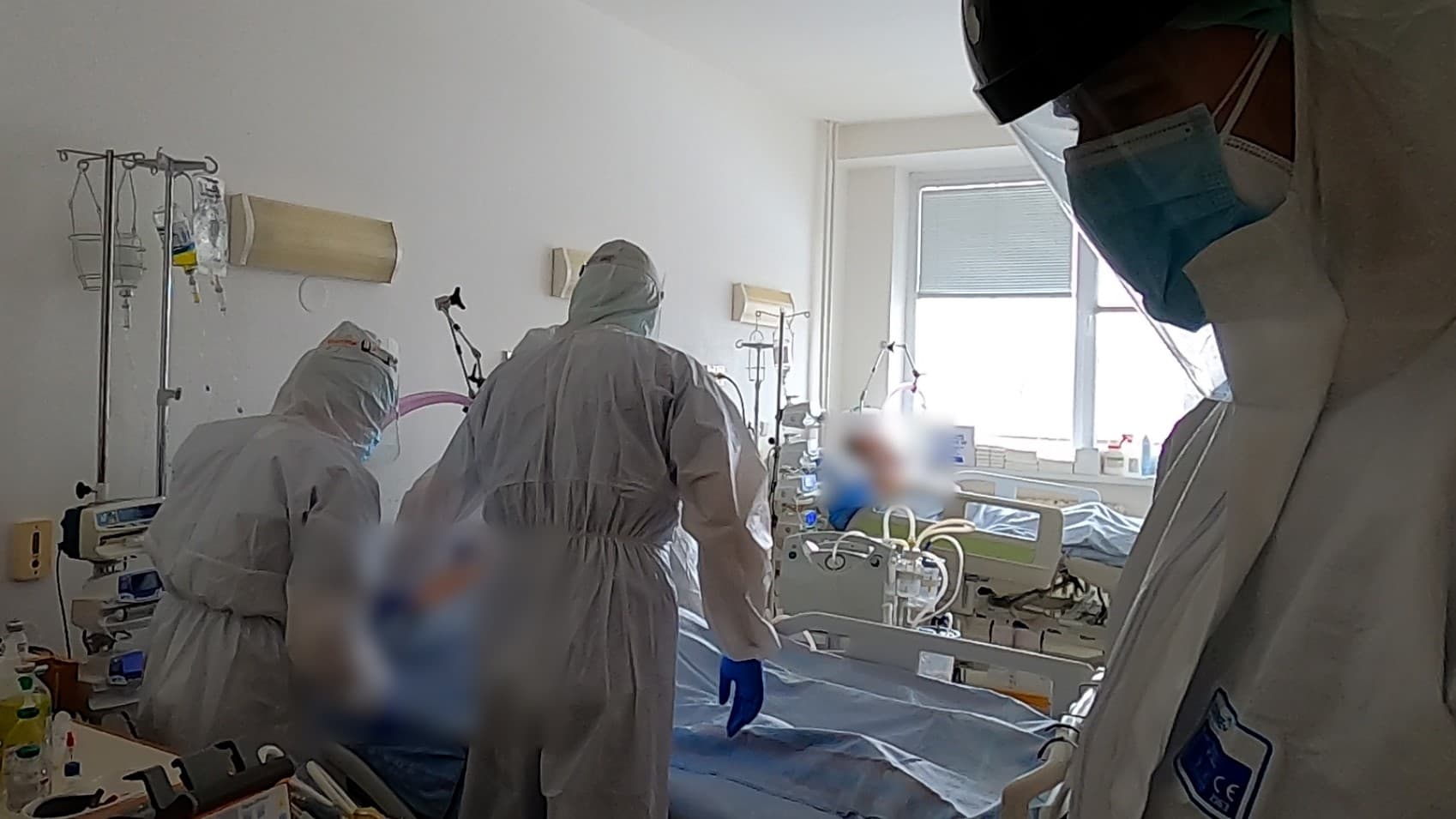 "NEM AKARNÉK MEGHALNI MÉG" - Harc a COVID-19 ellen a dunaszerdahelyi kórházban (VIDEÓ)
