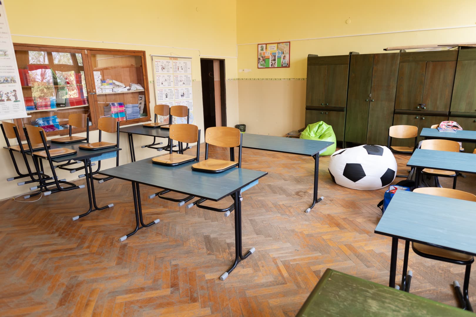 Hétfőtől Pozsony megyében bezárnak az iskolák, csak az alsó tagozatosoknak marad a tantermi oktatás