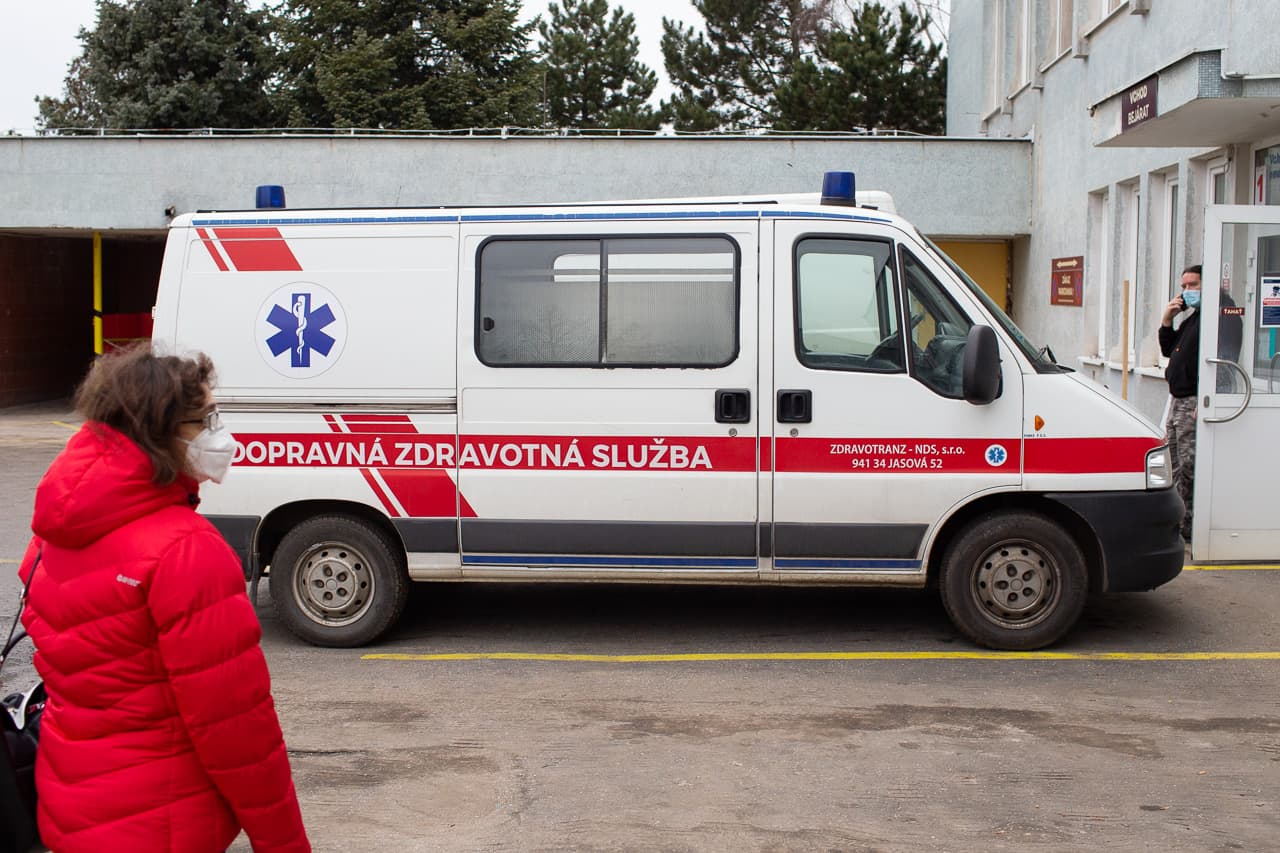 Sokan kevésbé súlyos esetben is mentőt hívnak – Lengvarský megakadályozná a mentőszolgálattal való visszaélést