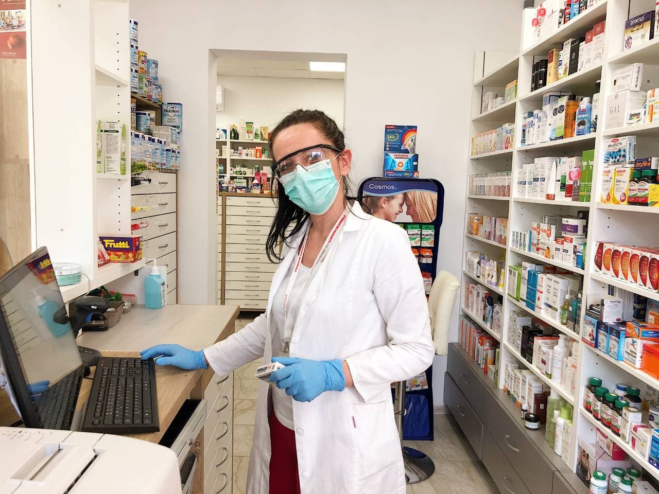 „Az a baj, hogy senki sem tudja, meddig fog tartani” – egy dunaszerdahelyi gyógyszerésznő a kialakult helyzetről
