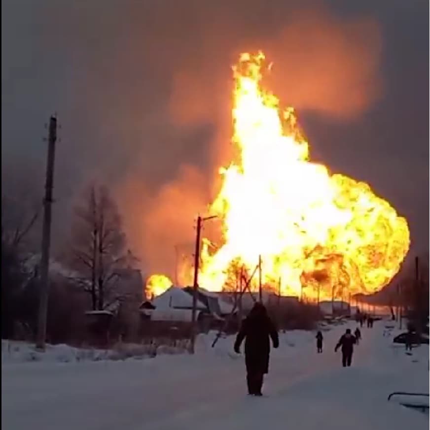 Videón, ahogy hatalmas lángokkal ég az egyik legfontosabb orosz gázvezeték