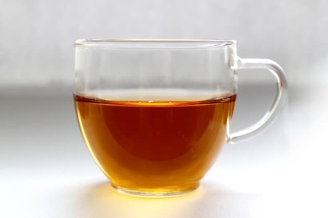 A rendszeres teafogyasztás csökkenti a csonttörés kockázatát