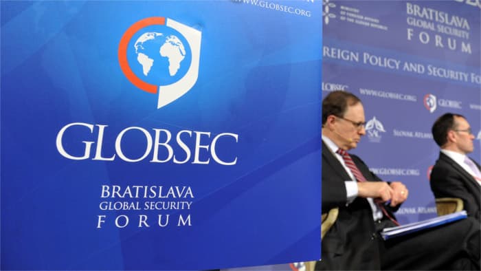 Ismert politikusok és nagyvállalatok képviselői mellett virtuálisan a pápa is jelen lesz a pozsonyi GLOBSEC konferencián