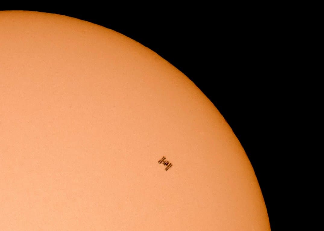 Így suhant el a Nap előtt a Nemzetközi Űrállomás (FOTÓK)