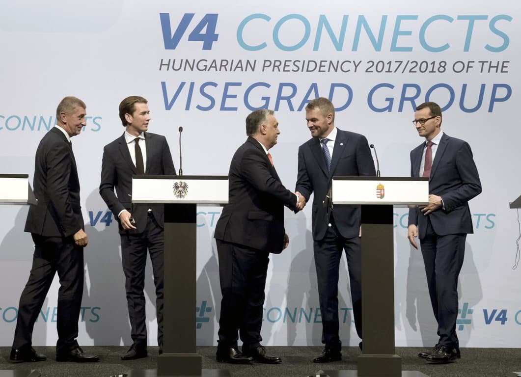 Pellegrini Budapesten átvette Orbán Viktortól a V4 soros elnökségét